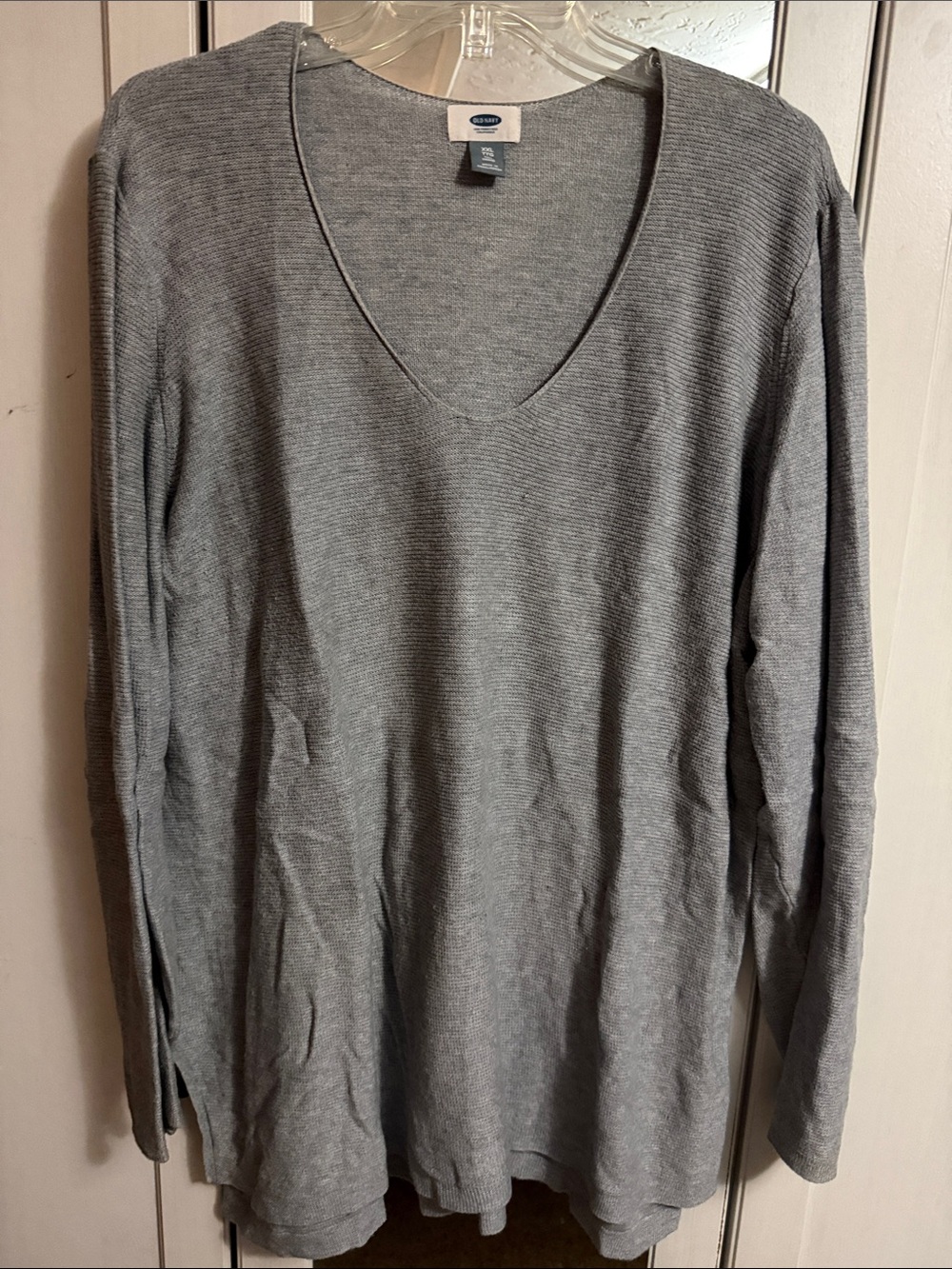 Old Navy women’s Gray V-Neck Sweater